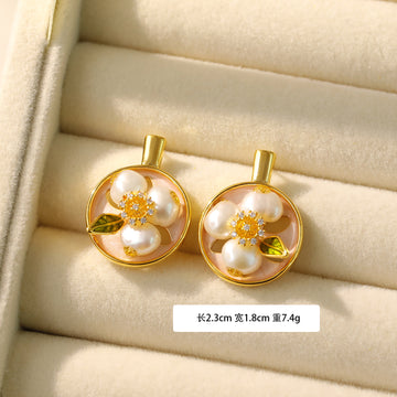 Ear Studs (18K Gold + Natural Pearl Pink)